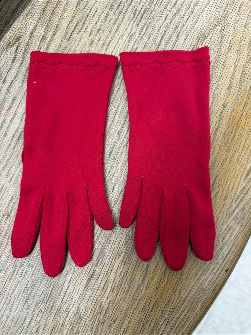 Vintage Red silk gloves with a scolloped EDGE